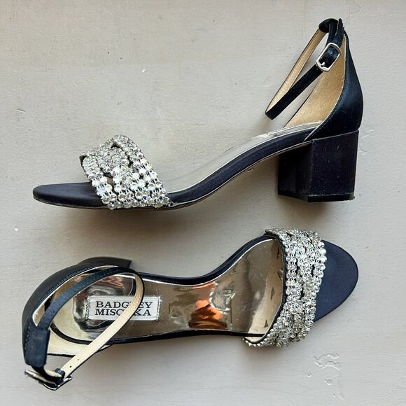 Badgley Mischka Black Fabric w/ Crystal Embellishments & Block Heel Sandals US 7 - Picture 12 of 16